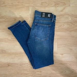 Brand new w/tags UO skinny washed denim jeans.